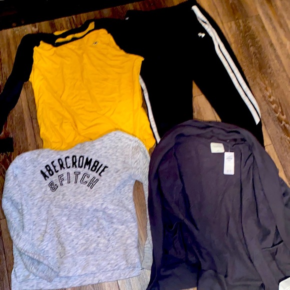 Selling a variety of brands. -Abercrombie, - Hollister, - Champion , - Old Navy, - Picture 10 of 12